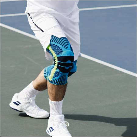 Sports Kniebandage beim Tennis